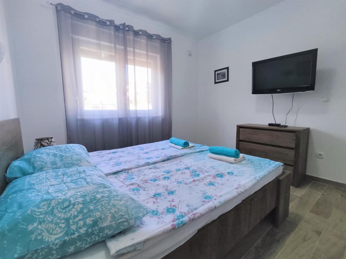 Sunny Attic Apartment With Balcony & Modern City Apartment With Outdoor Area, No Balcony Trogir Dış mekan fotoğraf