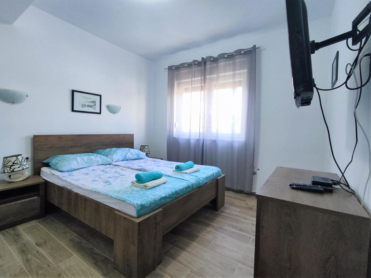 Sunny Attic Apartment With Balcony & Modern City Apartment With Outdoor Area, No Balcony Trogir Dış mekan fotoğraf