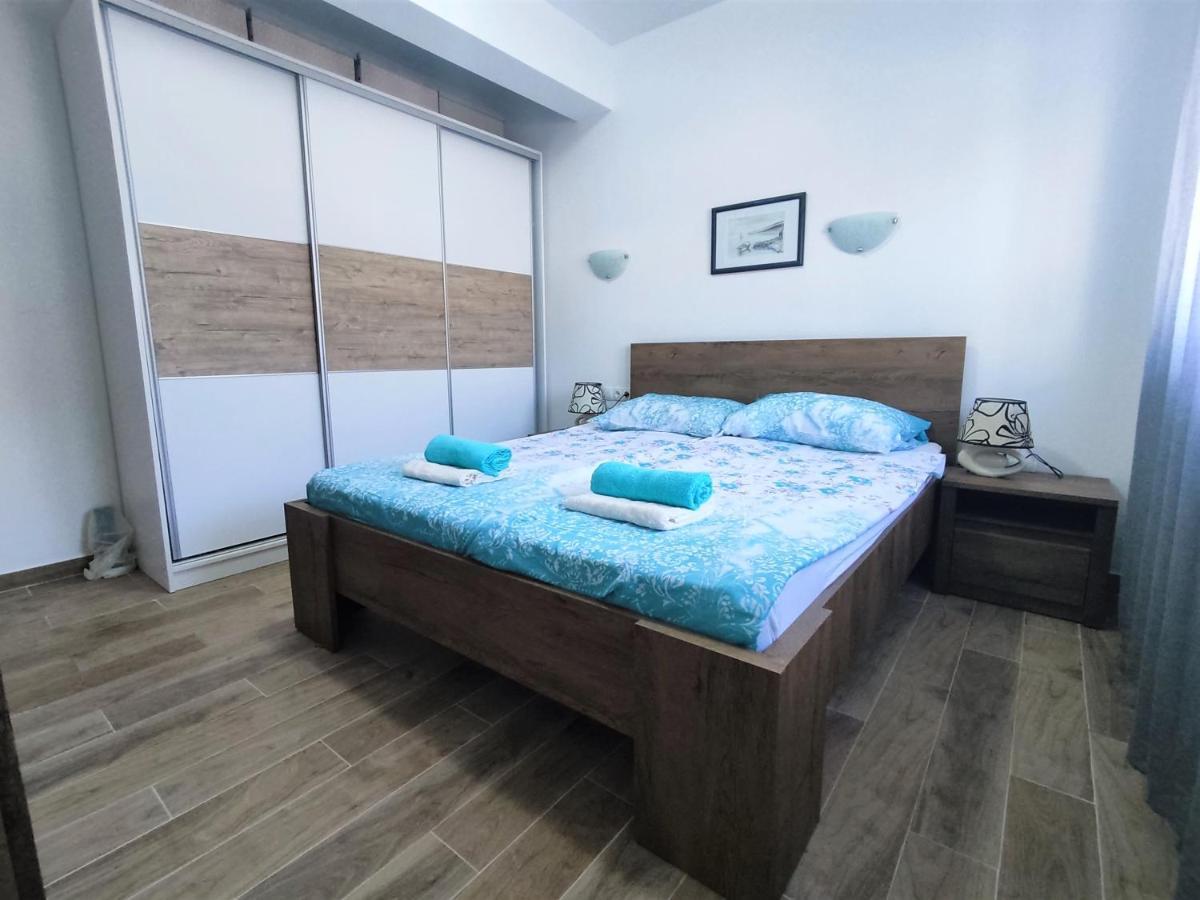 Sunny Attic Apartment With Balcony & Modern City Apartment With Outdoor Area, No Balcony Trogir Dış mekan fotoğraf