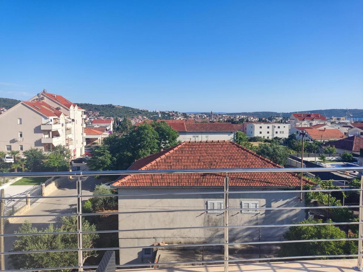 Sunny Attic Apartment With Balcony & Modern City Apartment With Outdoor Area, No Balcony Trogir Dış mekan fotoğraf