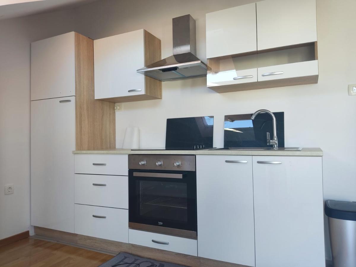 Sunny Attic Apartment With Balcony & Modern City Apartment With Outdoor Area, No Balcony Trogir Dış mekan fotoğraf