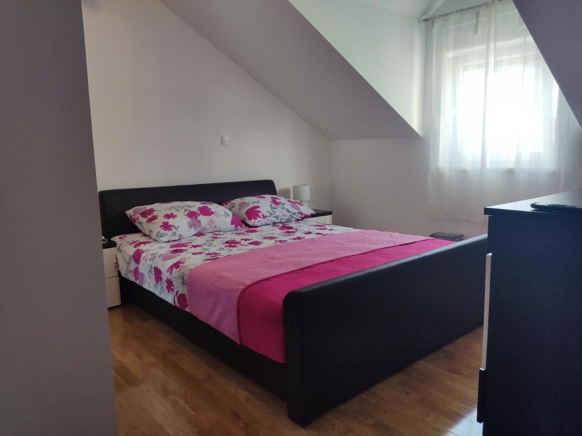 Sunny Attic Apartment With Balcony & Modern City Apartment With Outdoor Area, No Balcony Trogir Dış mekan fotoğraf