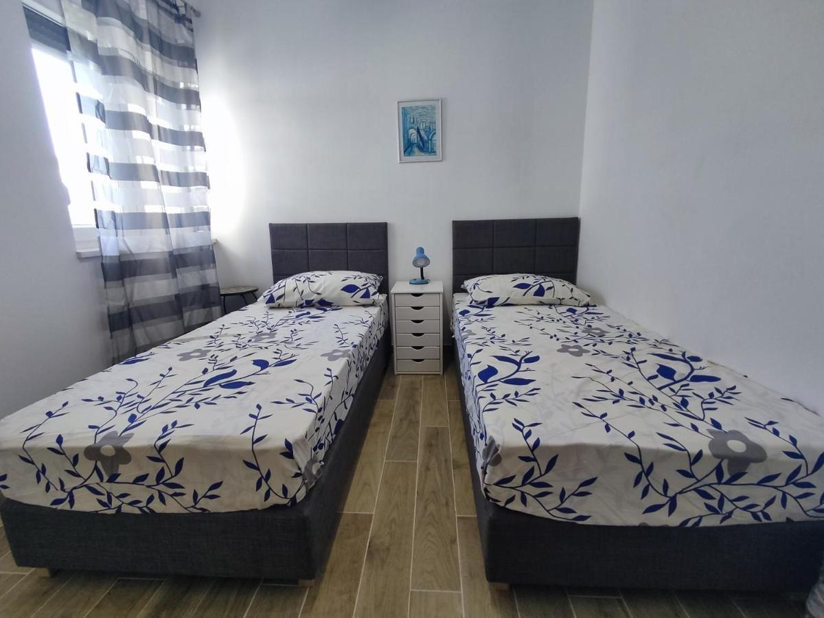 Sunny Attic Apartment With Balcony & Modern City Apartment With Outdoor Area, No Balcony Trogir Dış mekan fotoğraf