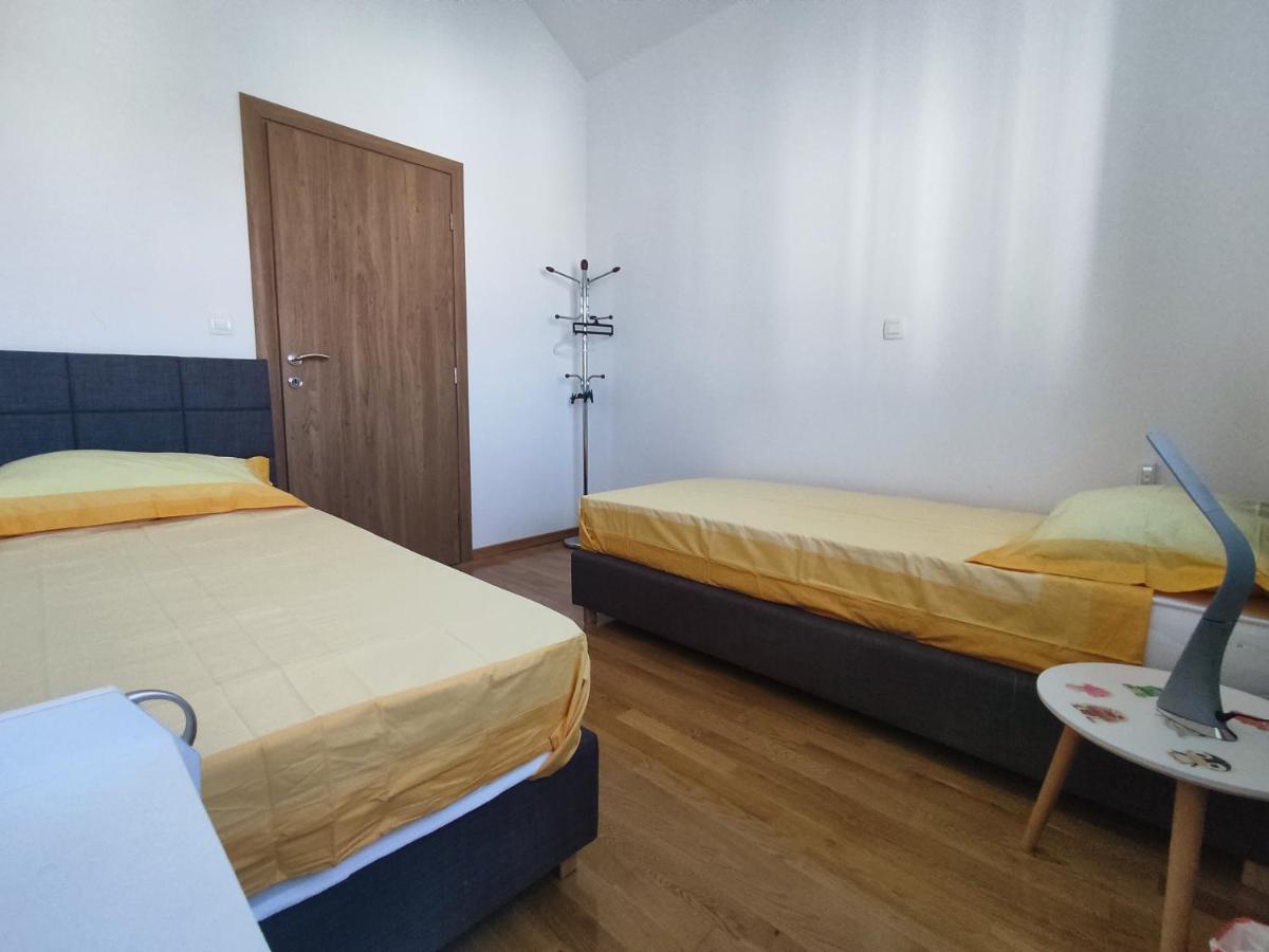 Sunny Attic Apartment With Balcony & Modern City Apartment With Outdoor Area, No Balcony Trogir Dış mekan fotoğraf