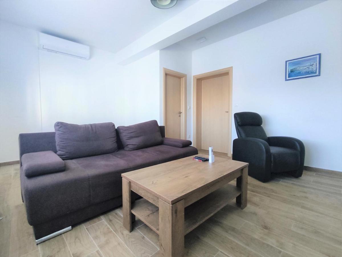 Sunny Attic Apartment With Balcony & Modern City Apartment With Outdoor Area, No Balcony Trogir Dış mekan fotoğraf