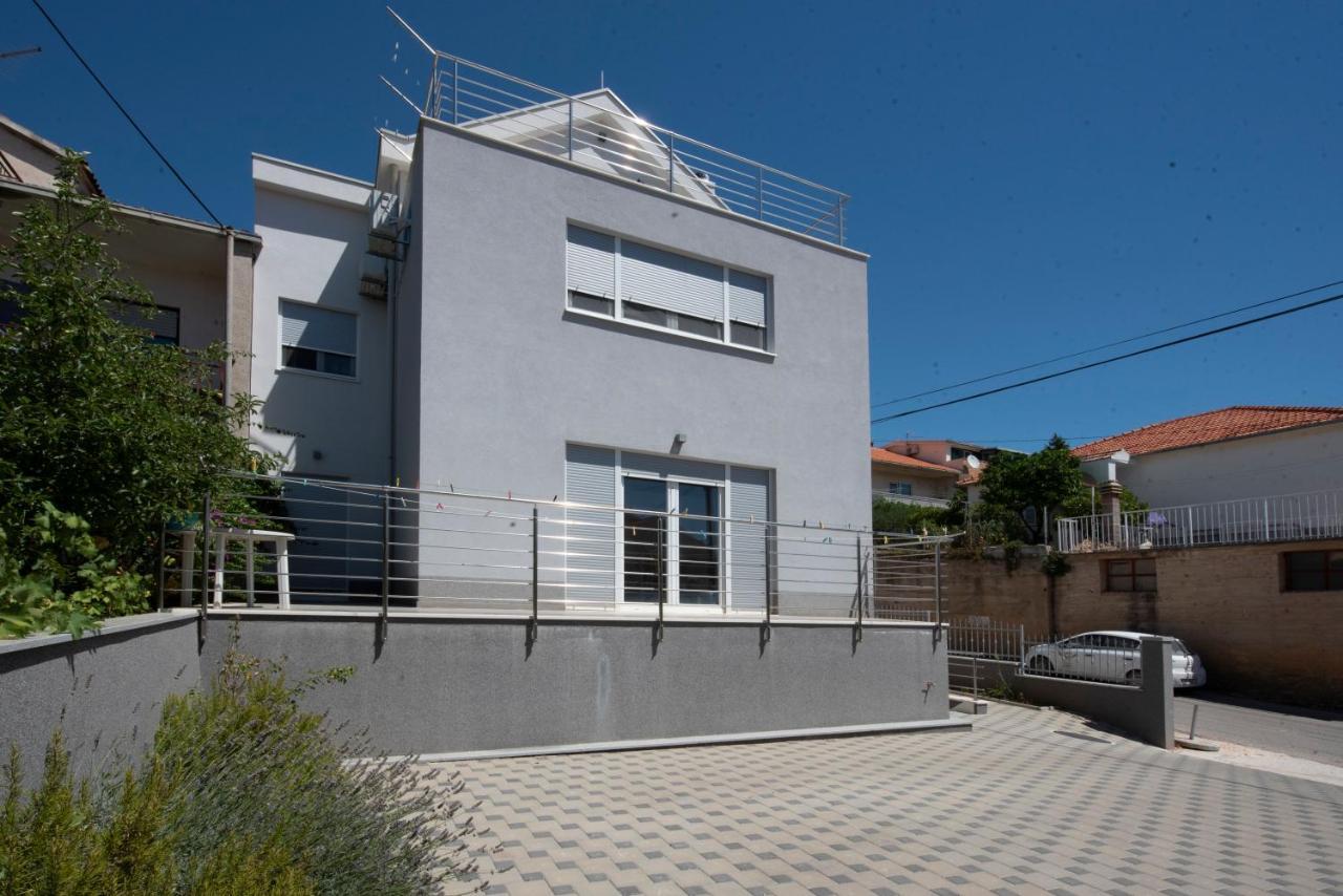Sunny Attic Apartment With Balcony & Modern City Apartment With Outdoor Area, No Balcony Trogir Dış mekan fotoğraf