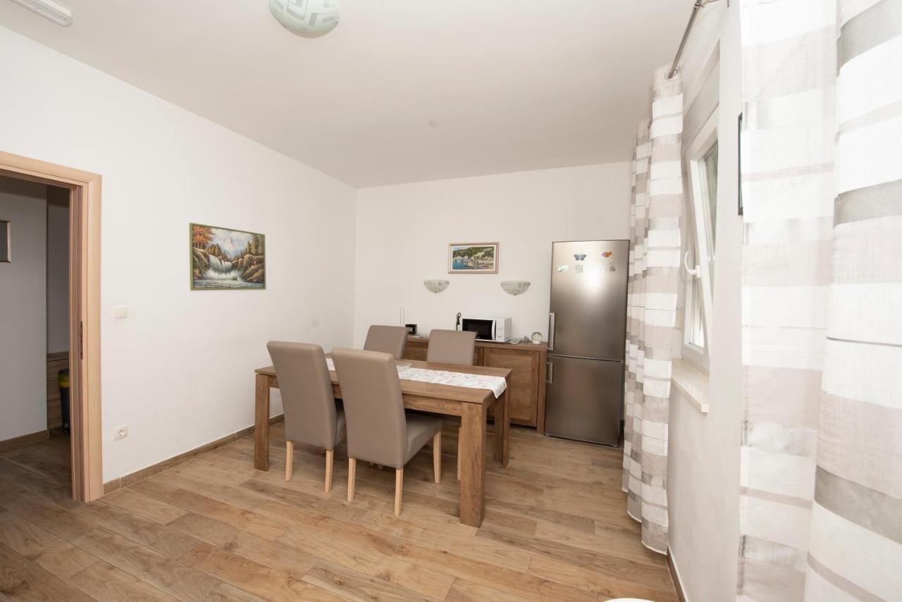 Sunny Attic Apartment With Balcony & Modern City Apartment With Outdoor Area, No Balcony Trogir Dış mekan fotoğraf